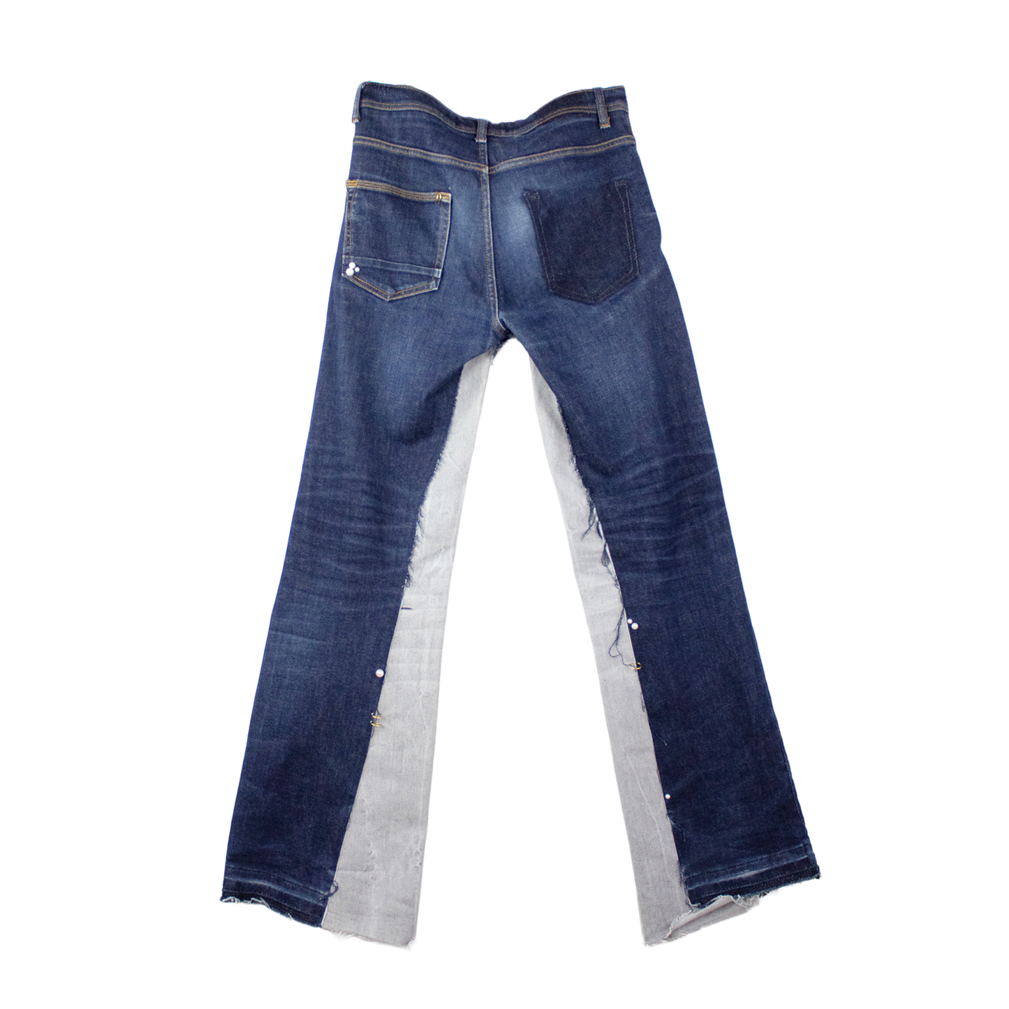 Jean patchwork upcyclé denim — pièce unique couture apparente | Noussom